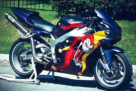 yam-r1-00-bikepic.jpg
